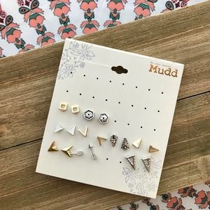 9 pairs of geometric stud earrings